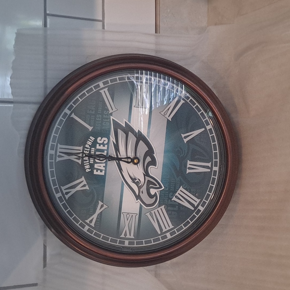 Philadelphia Eagles Outdoor  Illuminated Atomic Clock (Ltd Ed A0314) - Like New
